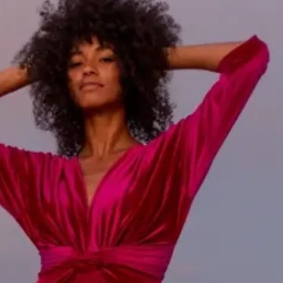 Velvet Elegance: The Ultimate Statement Dress Rose - Picture 4 of 5